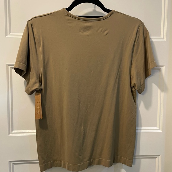 SKIMS Smoothing Tee - Picture 4 of 5